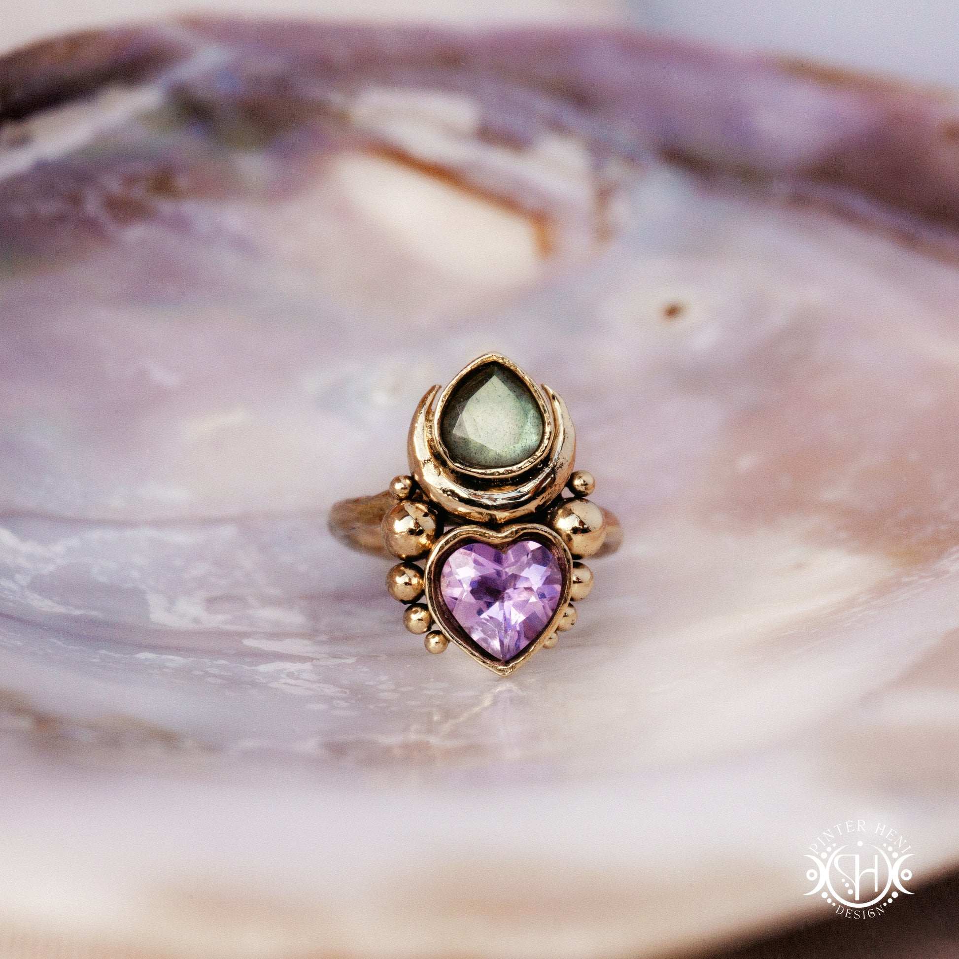 Sculptural handmade Aphrodite ring with amethyst and labradorite