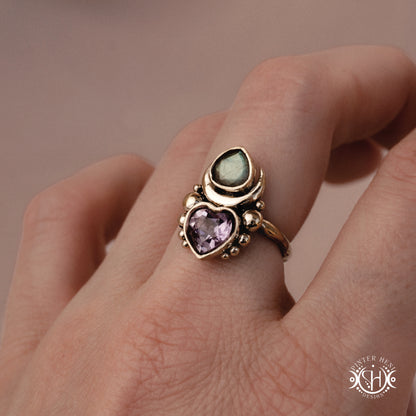 Sculptural handmade Aphrodite ring with amethyst and labradorite